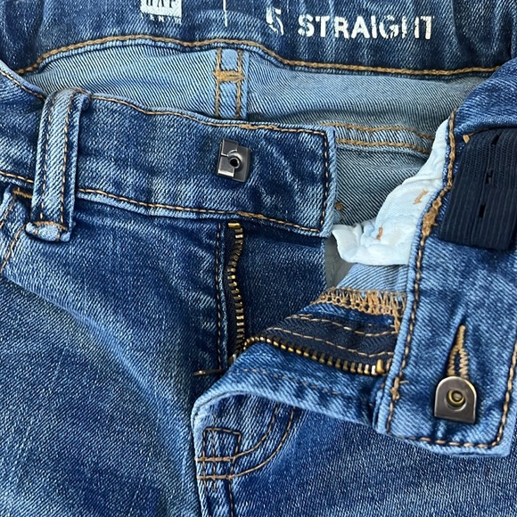 Gap Medium Wash Straight Legged Jean - Picture 3 of 10
